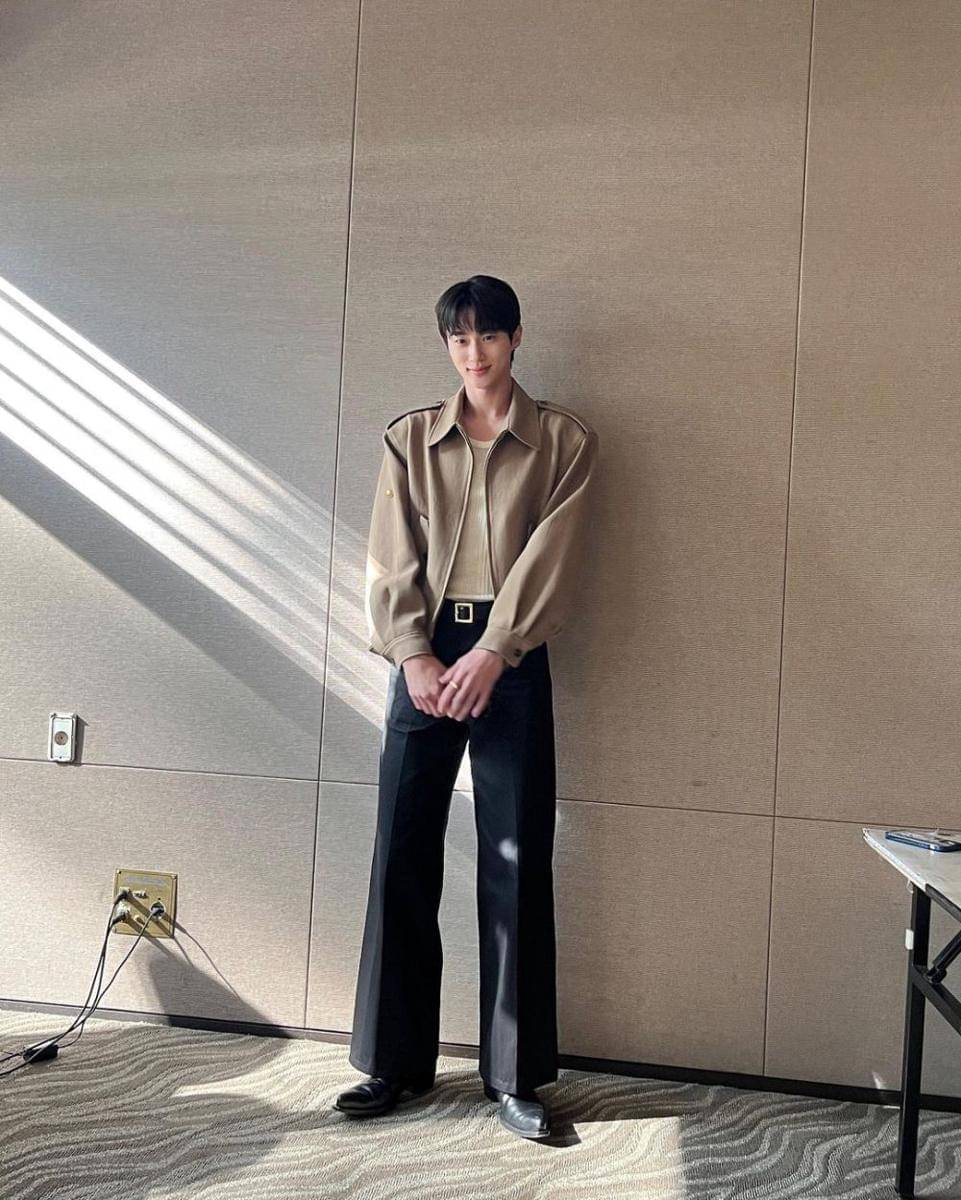 mix and match outer ala Byeon Woo Seok (instagram.com/byeonwooseok)