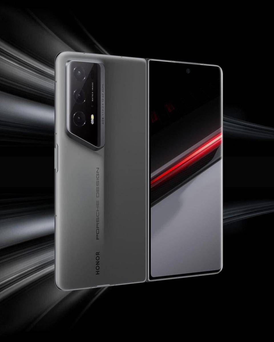 HONOR Magic V2 RSR Porsche Design (instagram.com/porschedesign)