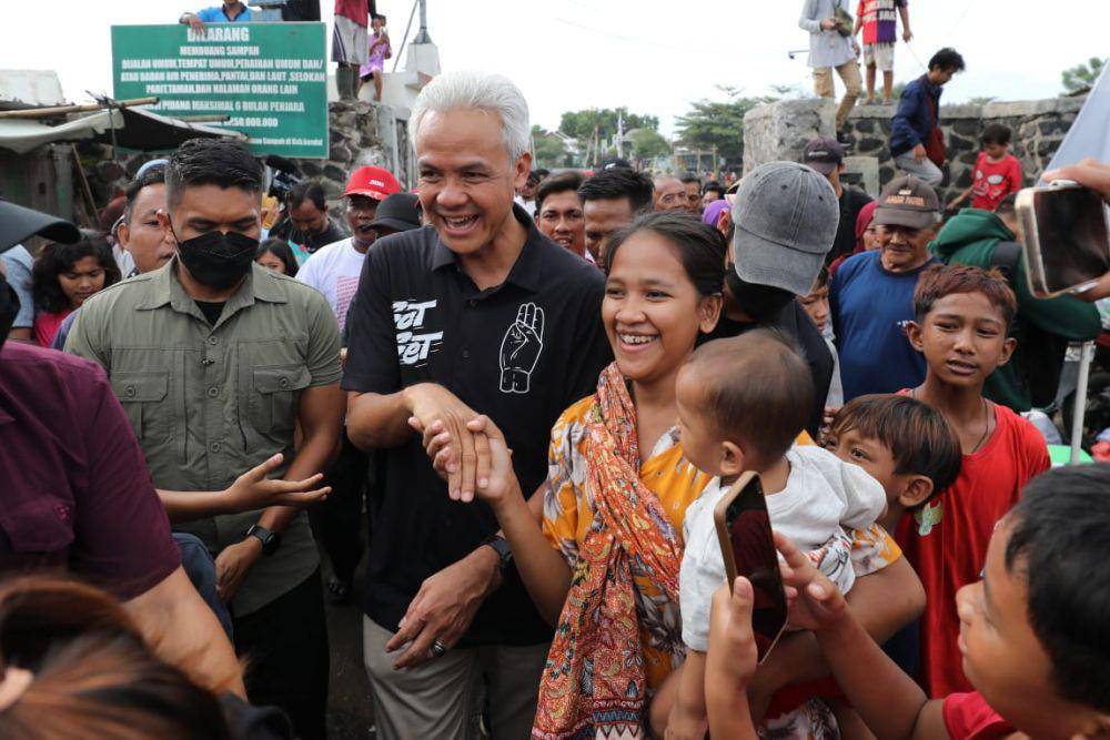 Ganjar Pranowo berkampanye di Kendal, Jawa Tengah dengan menemui kelompok nelayan di tempat pelelangan ikan (TPI) Tawang, pada Selasa (23/1/2024) (IDN Times/Istimewa)