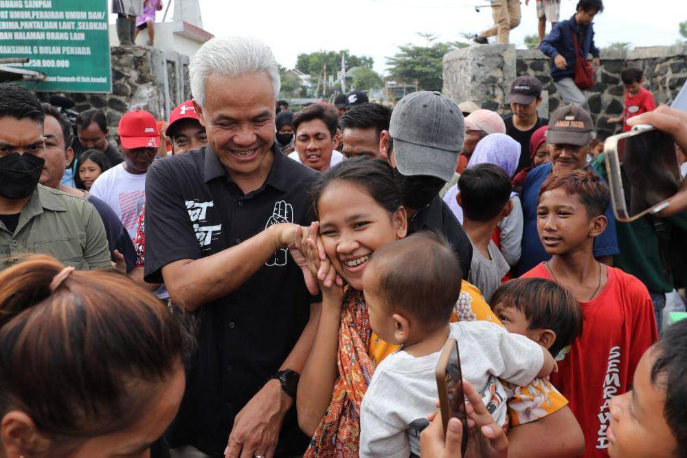 Ganjar Pranowo berkampanye di Kendal, Jawa Tengah dengan menemui kelompok nelayan di tempat pelelangan ikan (TPI) Tawang, pada Selasa (23/1/2024) (IDN Times/Istimewa)
