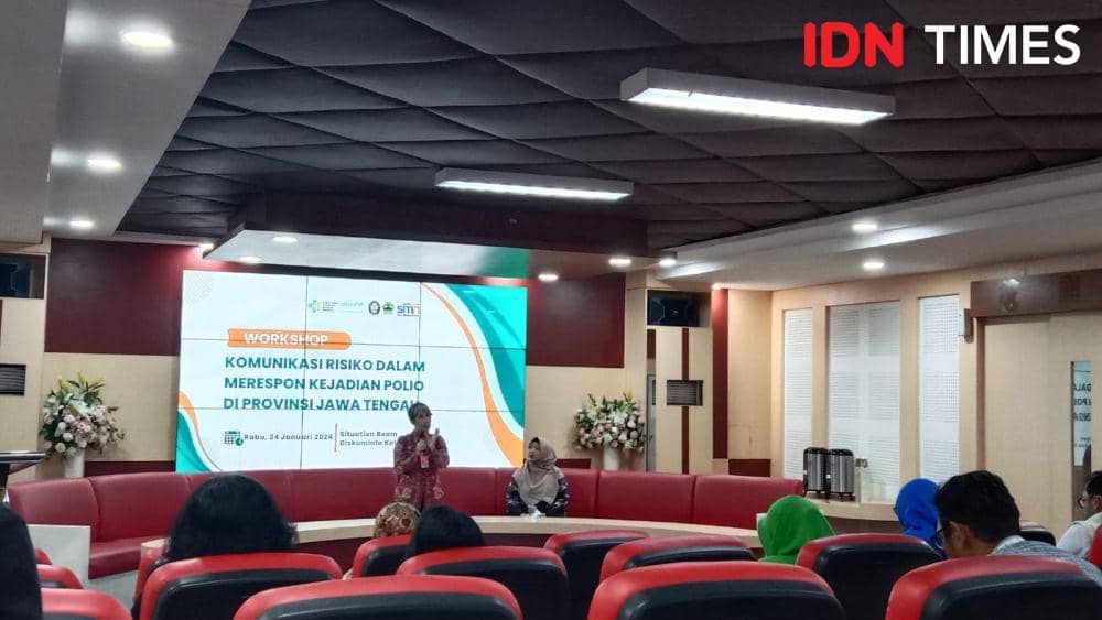 Kepala Dinas Kesehatan (Dinkes) Jawa Tengah dr Yunita Dyah Suminar saat memaparkan hasil capaian imunisasi polio yang berlangsung selama tahap satu di 35 kabupaten/kota. (IDN Times/Fariz Fardianto)