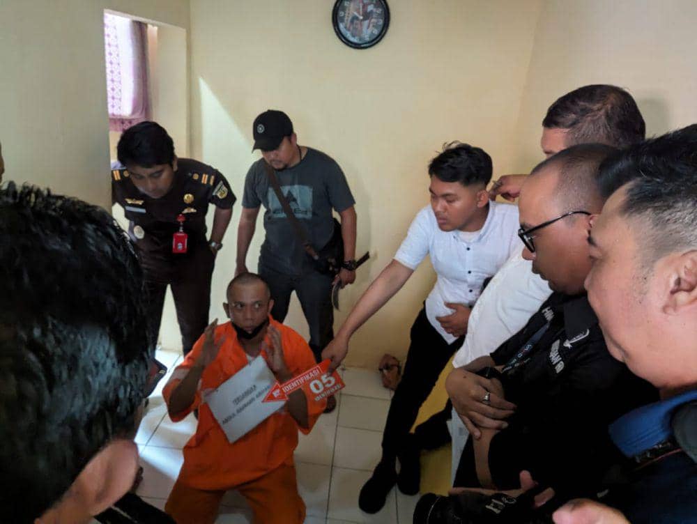 Proses rekonstruksi tukang pijat mutilasi di Malang. (IDN Times/Rizal Adhi Pratama)
