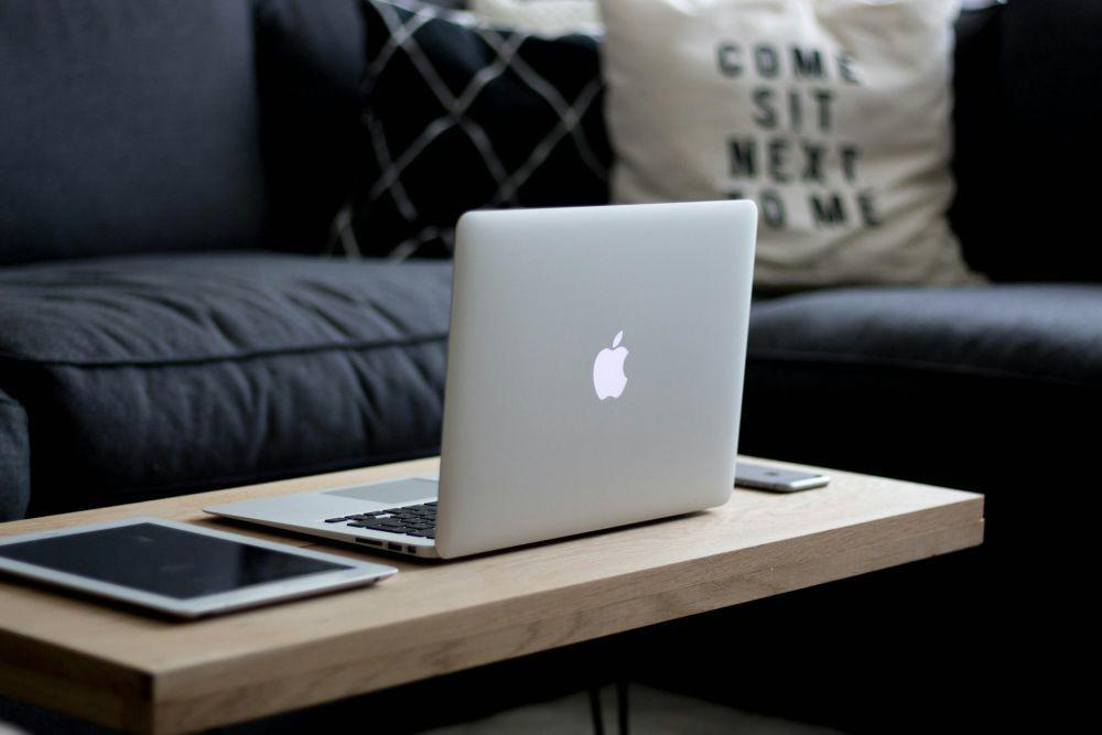 7 Aplikasi Terbaik untuk Memantau Daya Tahan Baterai MacBook