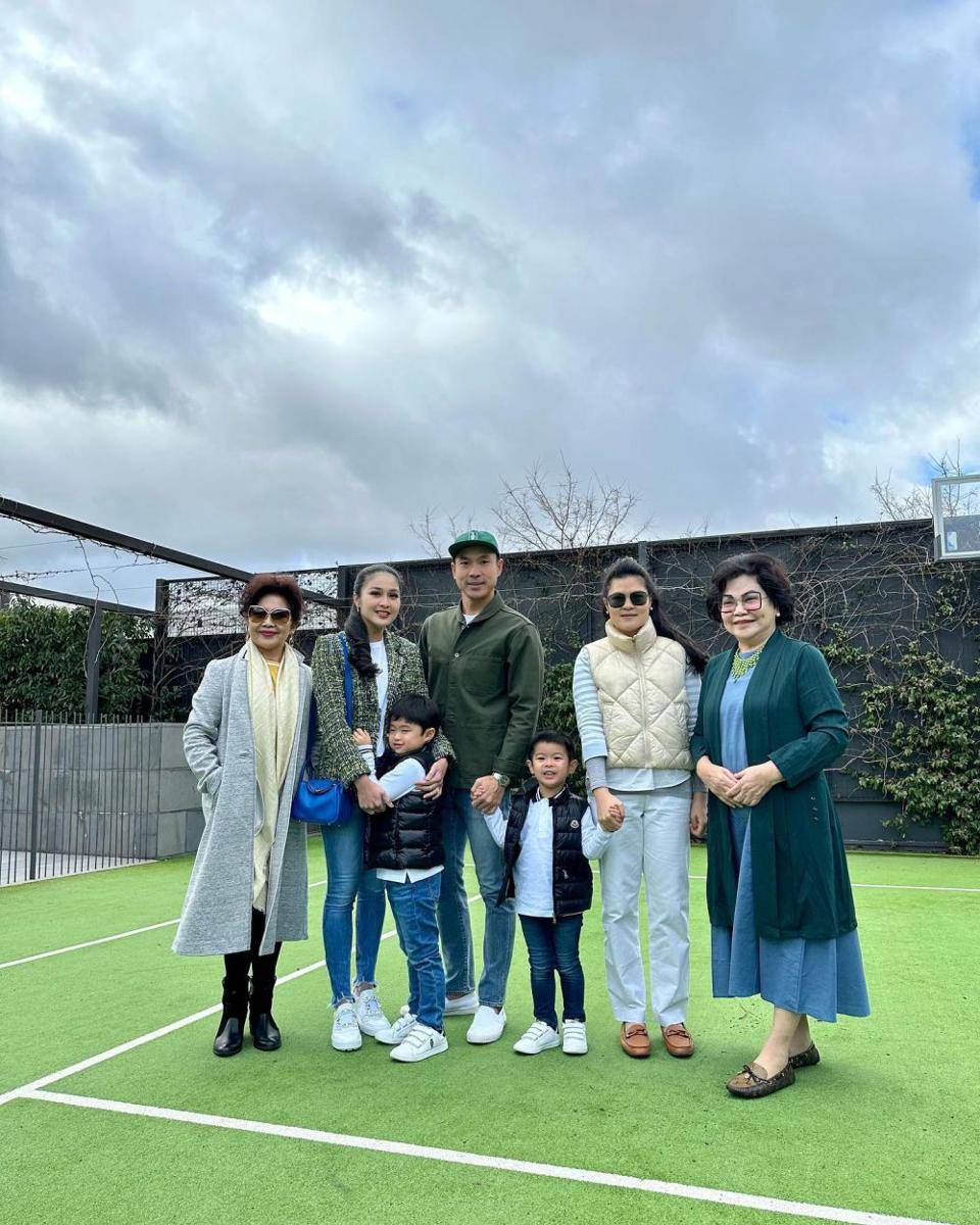 Ibu Harvey Moeis dan Ibu Sandra Dewi (instagram.com/irmamoeis)
