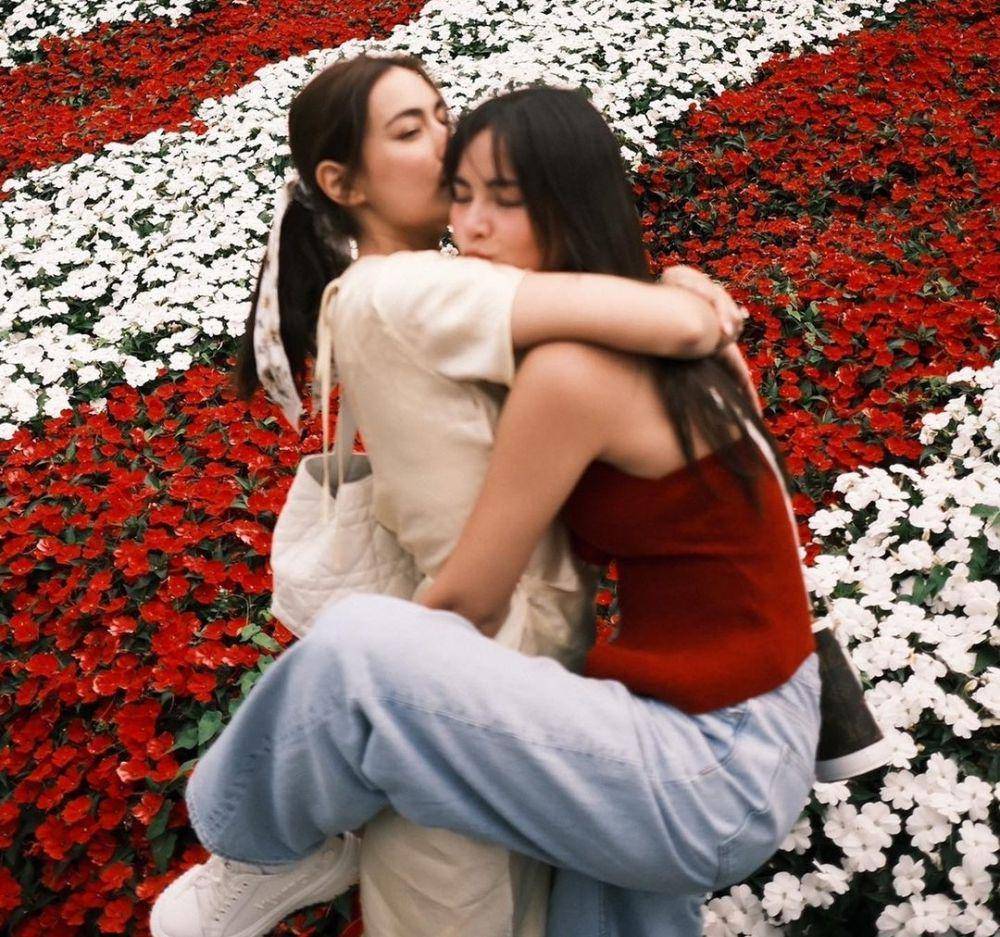 potret persahabatan Urassaya Sperbund dan Kimmy Kimberley (instagram.com/urassayas)