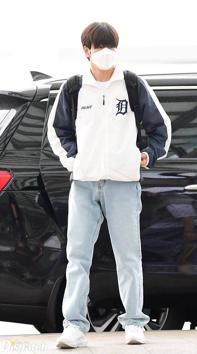 padu padan outwear ala Seungmin Stray Kids (dok. dispatch.co.kr/Lee Ho Joon)