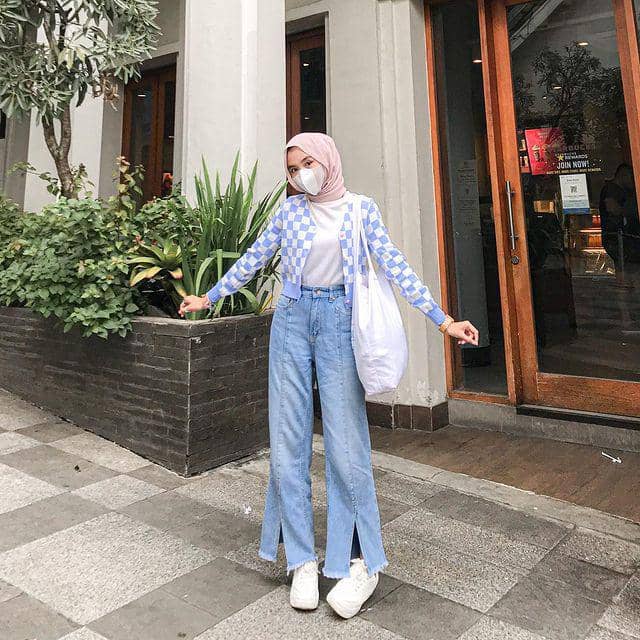 layering outfit ala Ulya Salsabila (instagram.com/ulyaslsss__)