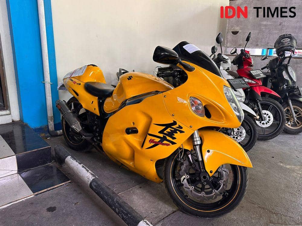 Bea Cukai Kalbar Sita Motor Mewah Suzuki Hayabusa dari Tanjung Priok