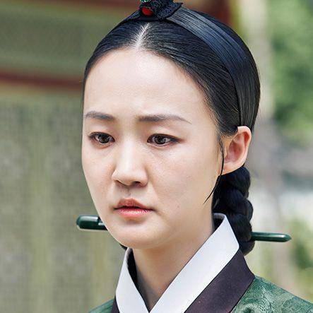 potret Park Ye Young dalam drakor Captivating The King (dok. tvN)