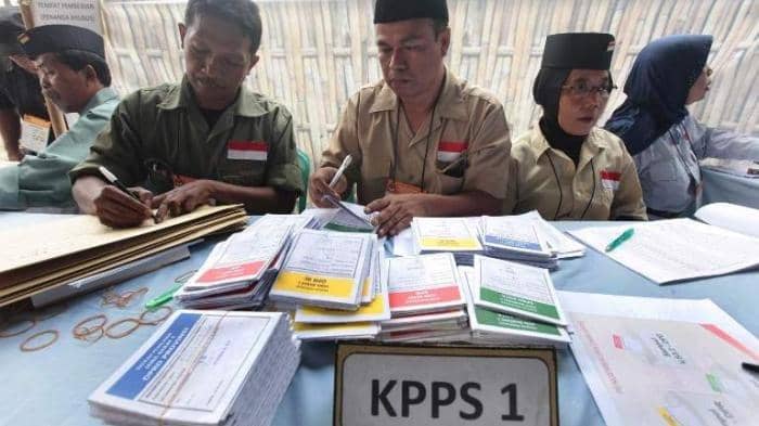 Ilustrasi Simulasi Petugas KPPS Pemilu (health.tribunnews.com)