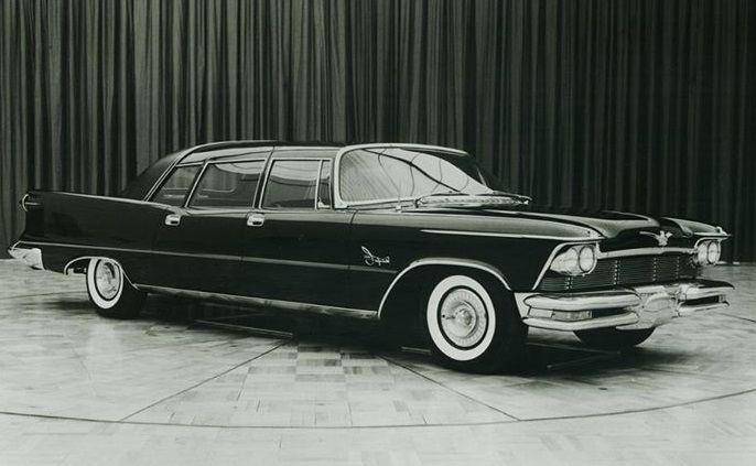 Chrysler Imperial (pinterest.com/Andre Simpson)