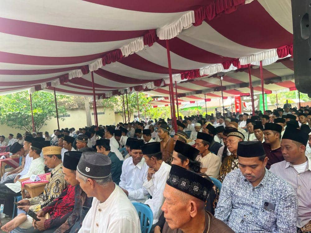 Kiai kampung dan ulama langgar Sragen memberikan dukungannya kepada Prabowo-Gibran. (IDN Times/Fariz Fardianto)