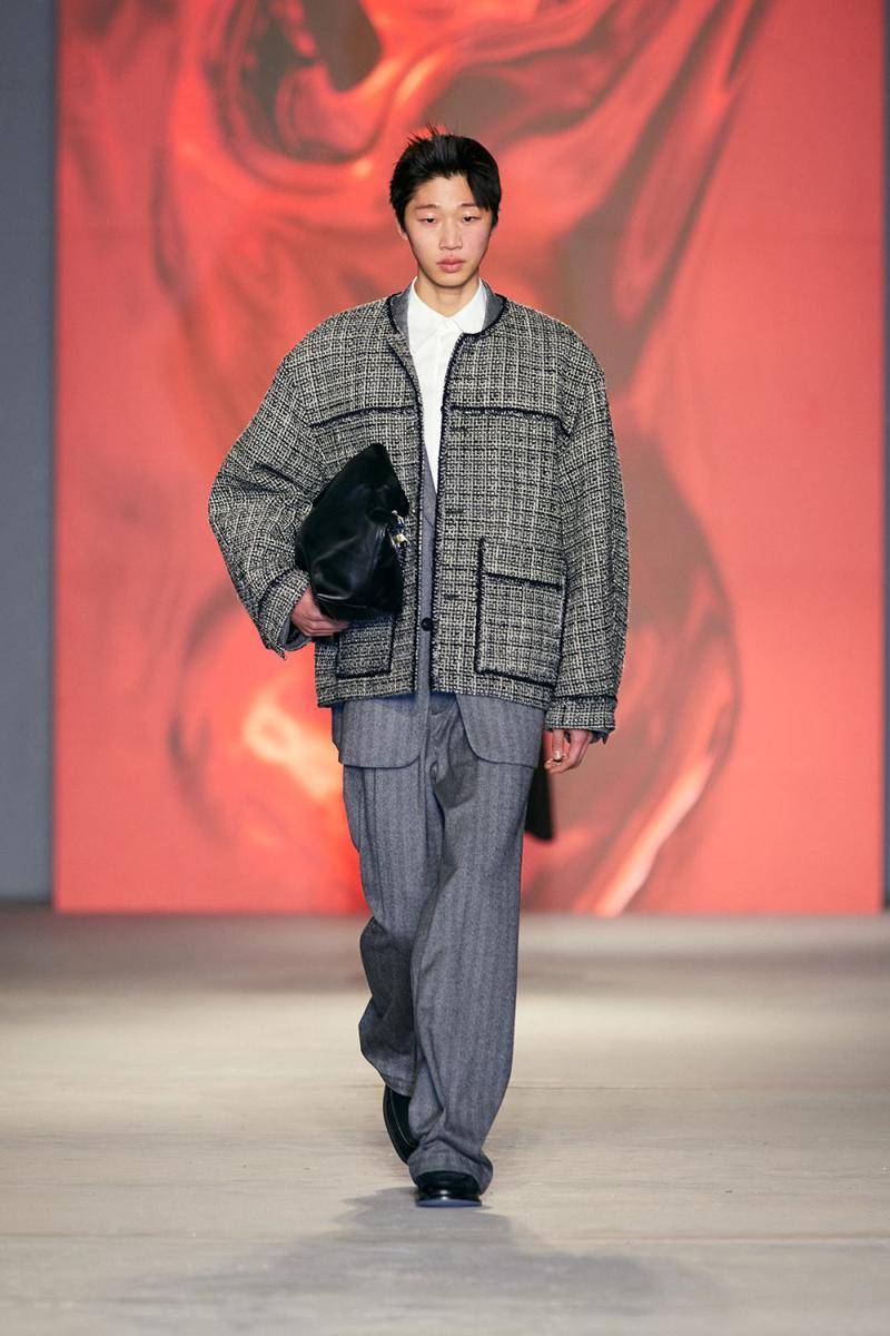 WOOYOUNGMI F/W '24-'25 di Paris Fashion Week 2024 (dok. WOOYOUNGMI)