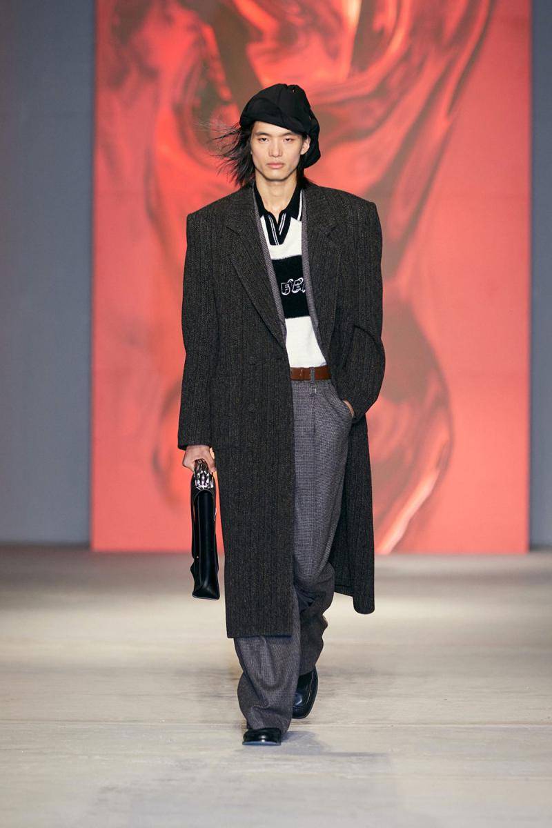 WOOYOUNGMI F/W '24-'25 di Paris Fashion Week 2024 (dok. WOOYOUNGMI)