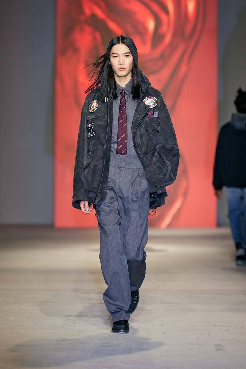 WOOYOUNGMI F/W '24-'25 di Paris Fashion Week 2024 (dok. WOOYOUNGMI)