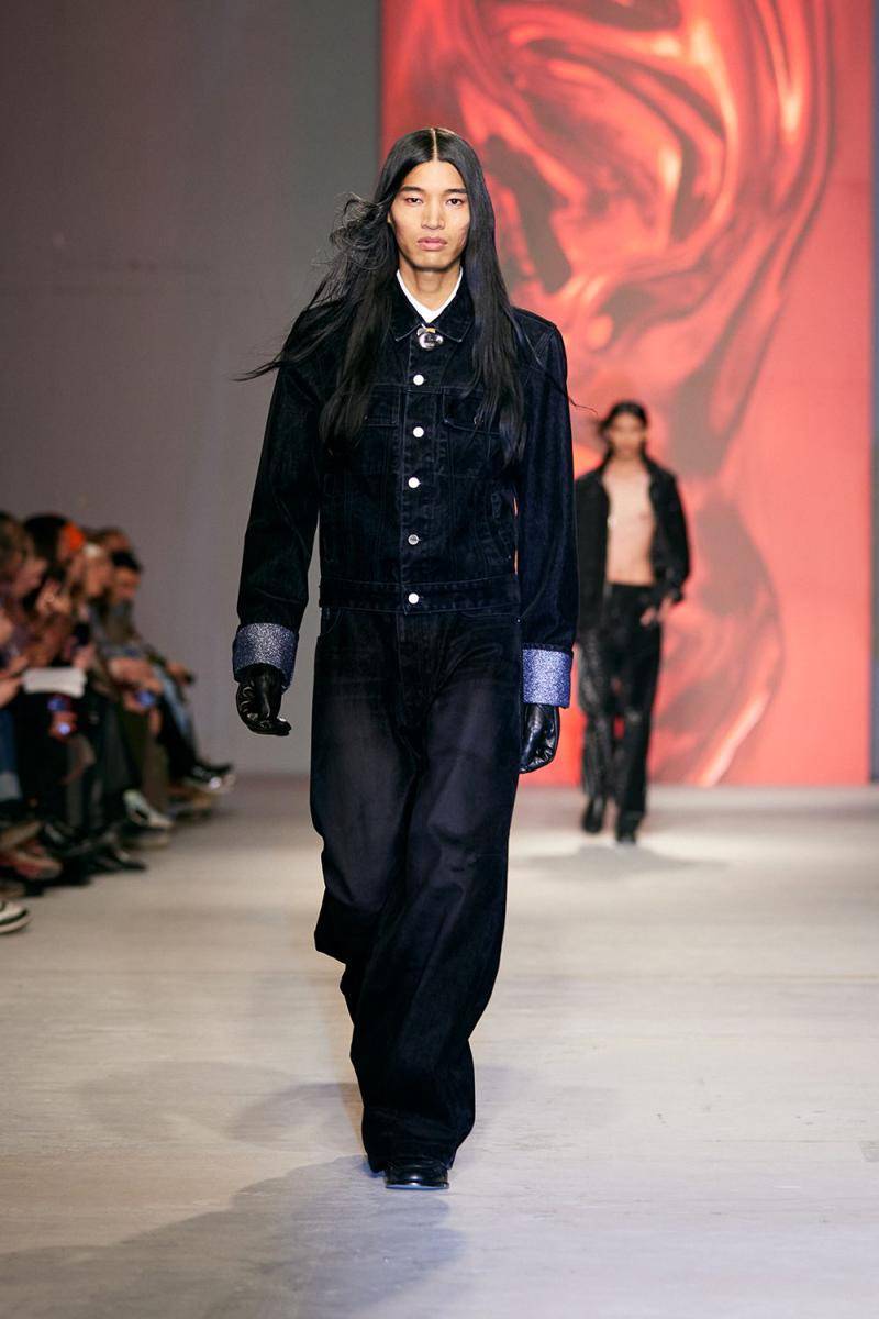WOOYOUNGMI F/W '24-'25 di Paris Fashion Week 2024 (dok. WOOYOUNGMI)