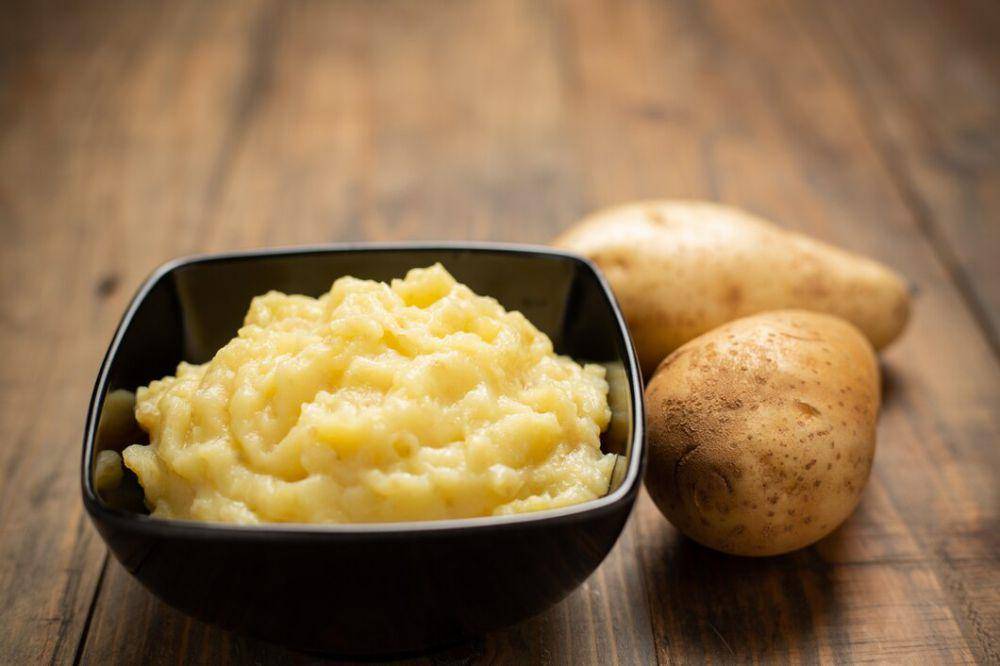 buttermilk mashed potato (freepik.com/jcomp)