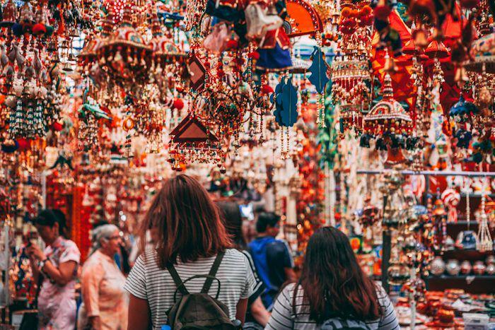 5 Tempat Belanja Oleh-oleh di Singapura yang Banyak Barang Murah