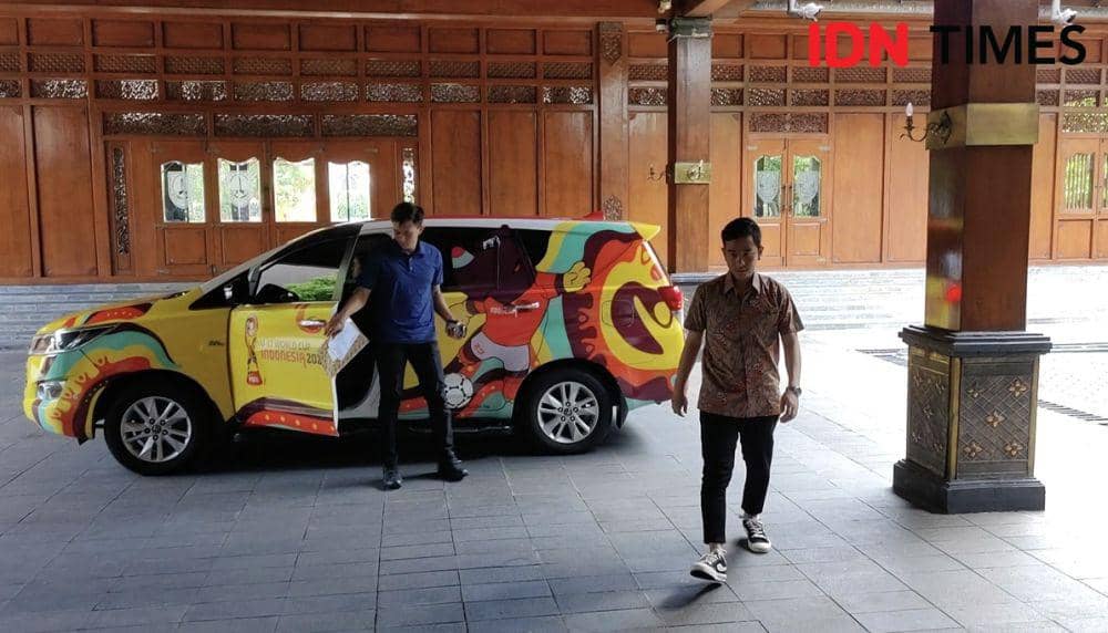 Walikota Solo, Gibran Rakabumuning Raka tiba di Balaikota Solo. (IDN Times/Larasati Rey)