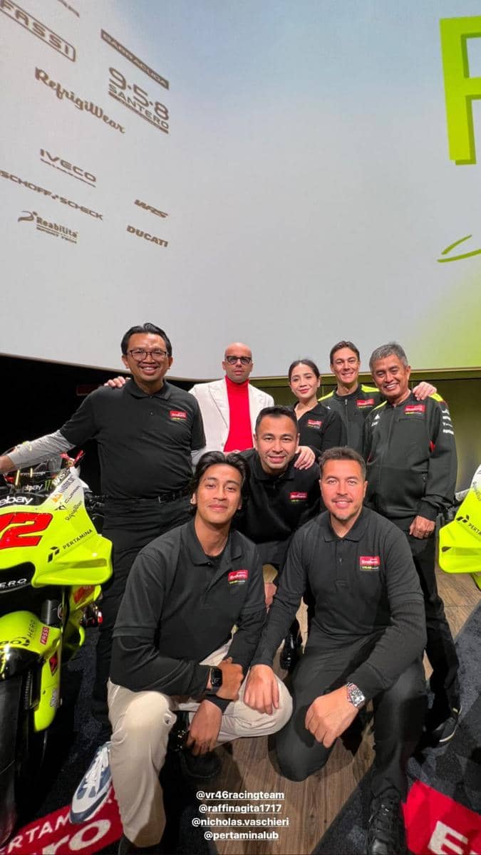 potret Abidzar, Raffi Ahmad, Nagita, dan Rifat Sungkar hadir pada launching livery VR46 Racing Team di Italia (instagram.com/falcio78)