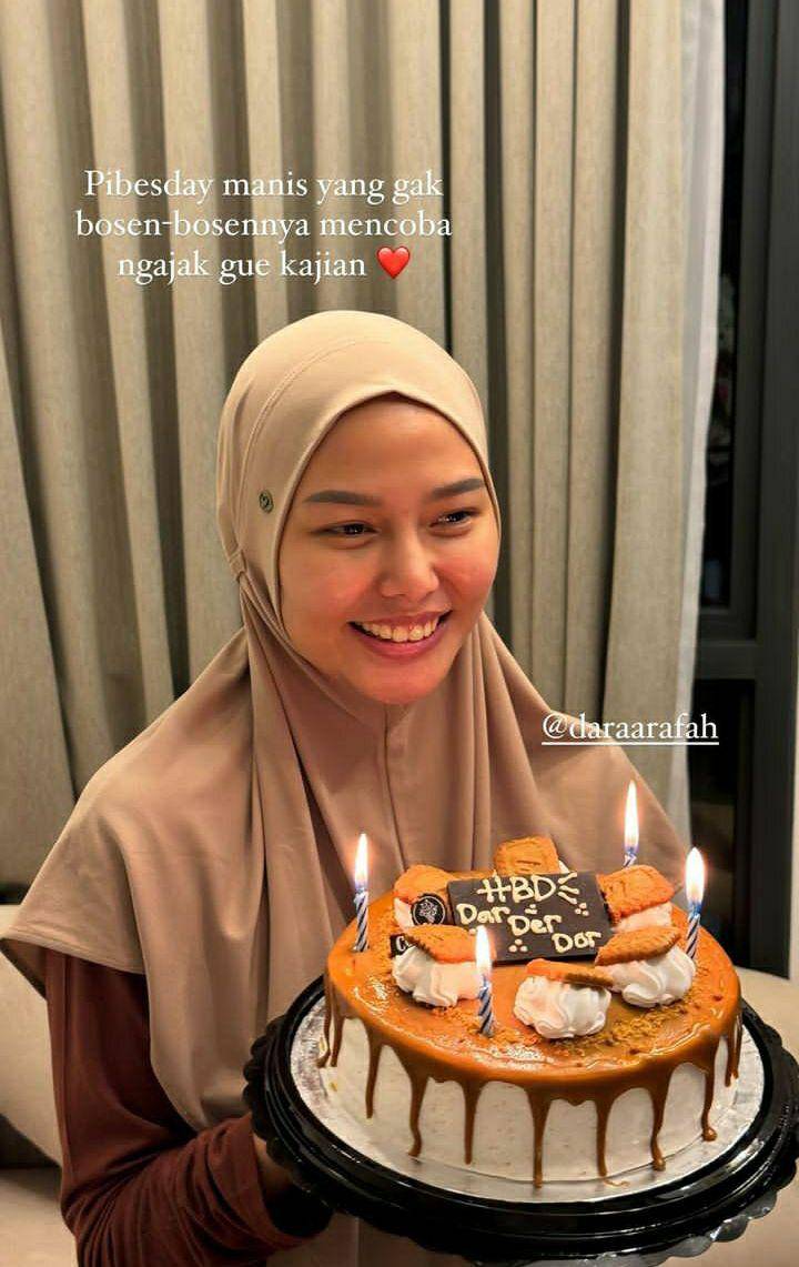 potret kejutan ultah Dara Arafah yang ke-24 (instagram.com/narinkovilda)