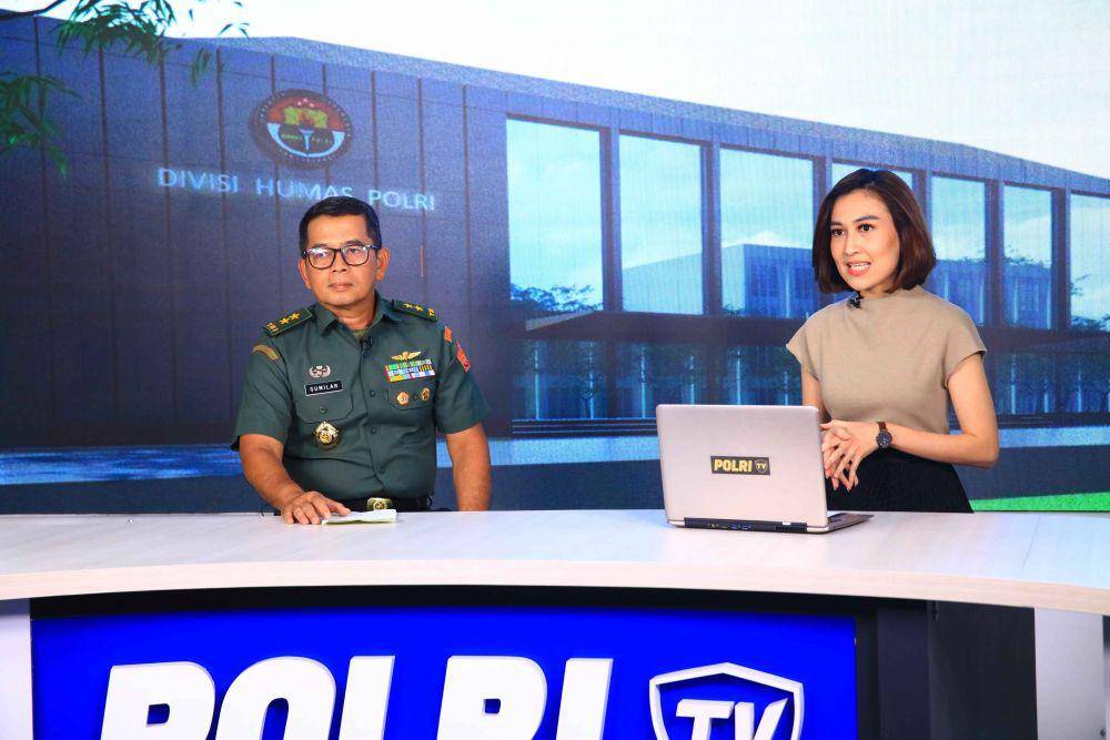 Kadiv Humas Polri Irjen. Pol. Sandi Nugroho menerima kunjungan Kapuspen TNI Nugraha Gumilar beserta rombongan di Gedung Humas Polri, Kamis (25/1/24). (dok. Humas Polri)