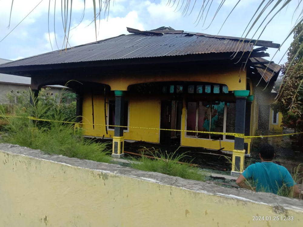 Rumah Seorang Camat di Maluku Terbakar, Diawali Bunyi Ledakan Besar