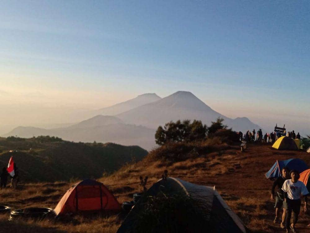 Berani Coba? Ini 5 Curug Tersembunyi di Gunung Slamet yang Airnya Sedingin Es!