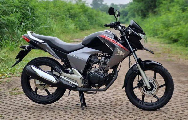 Honda MegaPro 2011 (instagram.com/sr_motor007)