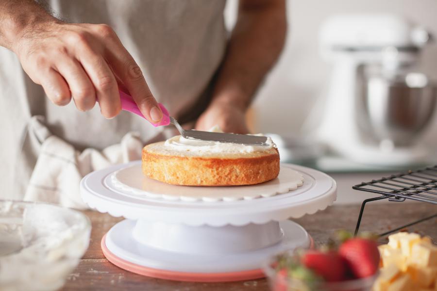 [QUIZ] Jangan Ngaku Suka Bikin Kue kalau Gak Tahu Nama Peralatan Baking Ini!