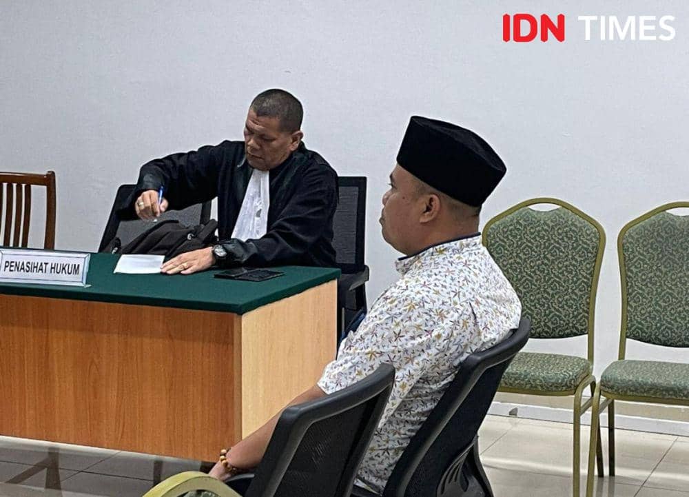 Caleg PPP Kota Batam, Misri Hadi saat menjalani proses persidangan di Pengadilan Negeri Batam (IDN Times/Putra Gema Pamungkas)