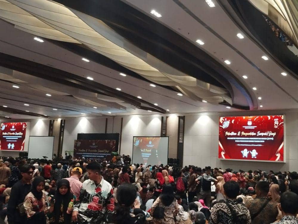 Pelantikan KPPS Pemilu 2024 se-Kota Makassar di Hotel Claro, Kamis (25/1/2024). IDN Times/Istimewa