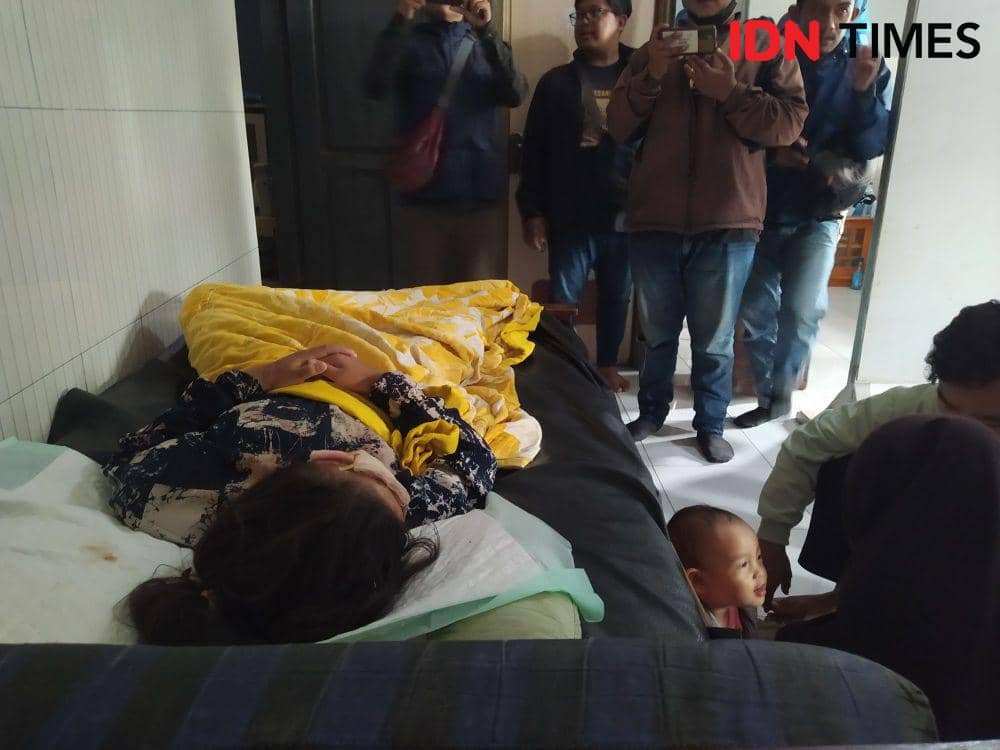 Korban Selamat Kecelakaan Maut di Saguling, KBB Sedang Menjalani Perawatan di Klinik Assyidha. (Bangkit Rizki/IDN Times)