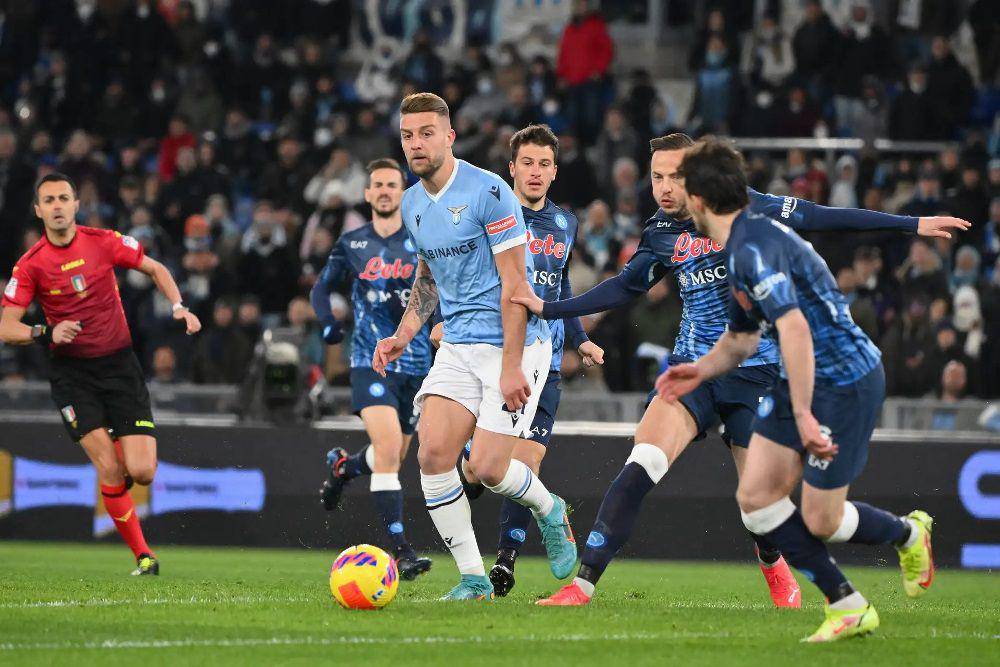 Lazio melawan Napoli pada pekan ke-27 Serie A 2021/2022. (legaseriea.it)