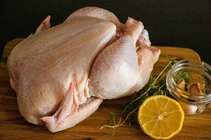 ilustrasi daging ayam (unsplash.com/@jksloan)