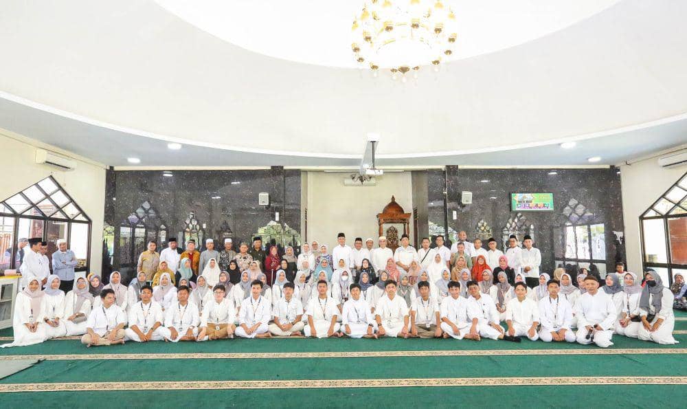 Jumat Berkah sekaligus menyambut Hari Ulang Tahun (HUT) Yayasan Pendidikan Harapan (Yaspendhar) Ke-57 (Dok. IDN Times)