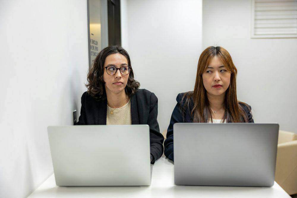 ilustrasi rekan kerja (unsplash.com/Resume Genius)