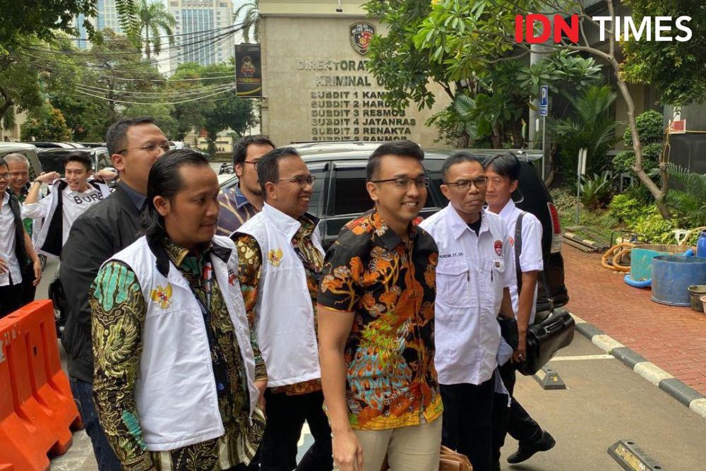 Aiman Witjaksono Debat 2 Jam Agar Hp Tak Disita