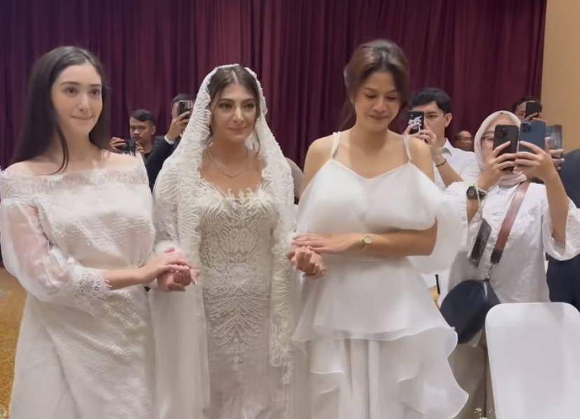 potret Ranty Maria dan Hana jadi bridesmaid Sarah Keihl (Instagram.com/fahiramira)