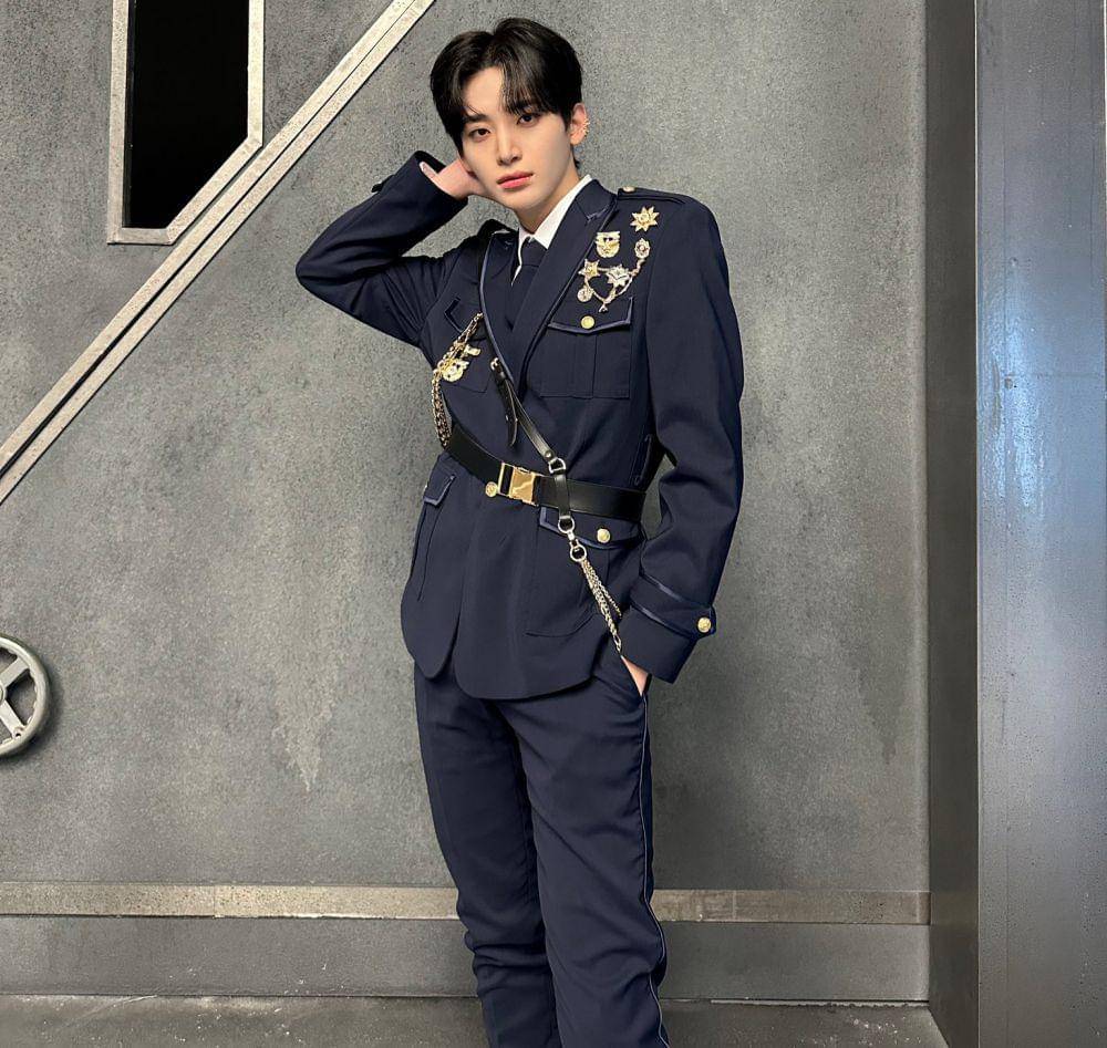 Jungmo CRAVITY (twitter.com/CRAVITY_twt)