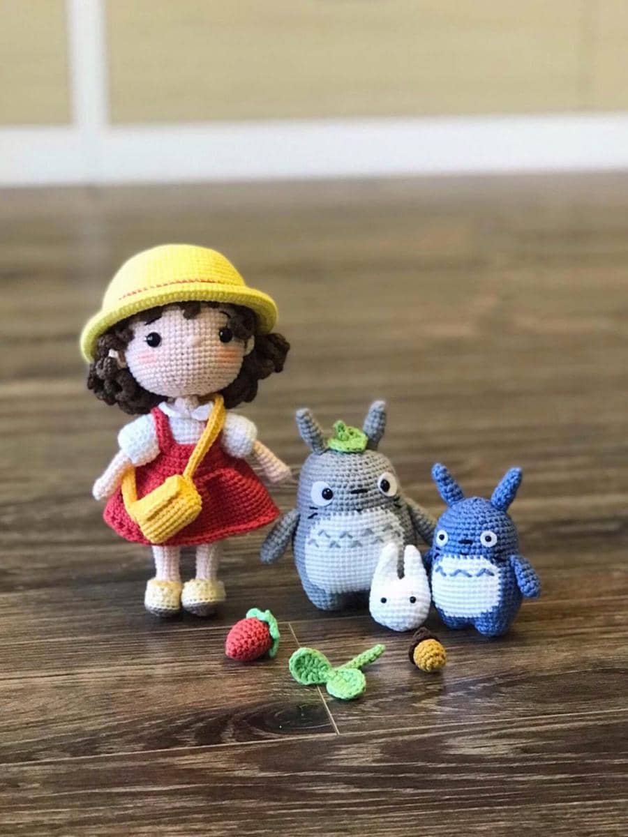 potret rajutan tangan bertema Totoro (reddit.com/user/Iriscrochetart)