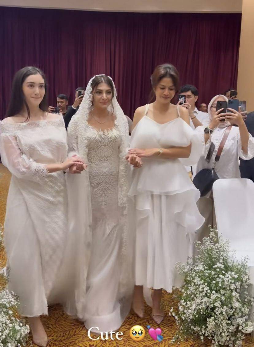 potret Ranty Maria dan Hana jadi bridesmaid Sarah Keihl (Instagram.com/fahiramira)
