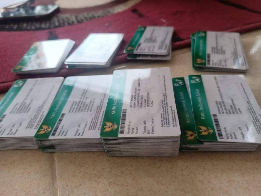 Oknum Caleg di Lotim Bagi Ratusan Kartu BPJS yang Dicetak Sendiri