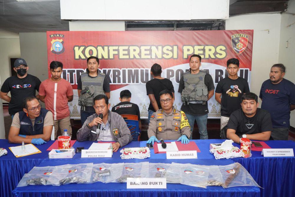 Baku Tembak dengan Polisi, 3 Pelaku Curas Sadis Diringkus di Riau