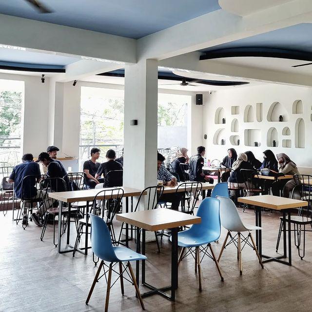 5 Tempat Nongkrong Cozy Sekitar UINSA Kampus 2