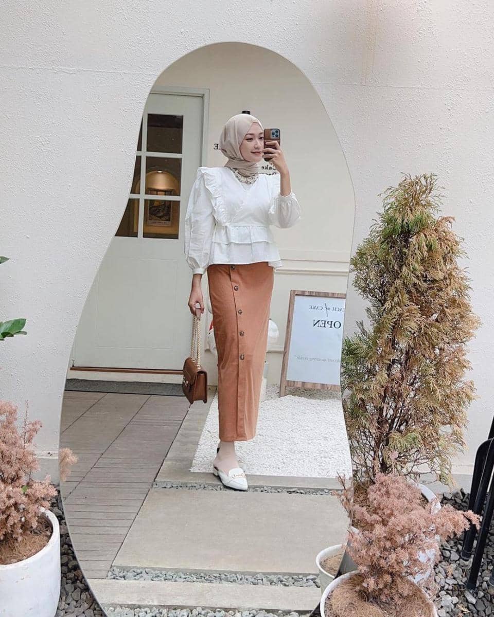 OOTD ala Sari Endah Pratiwi (instagram.com/saritiw)