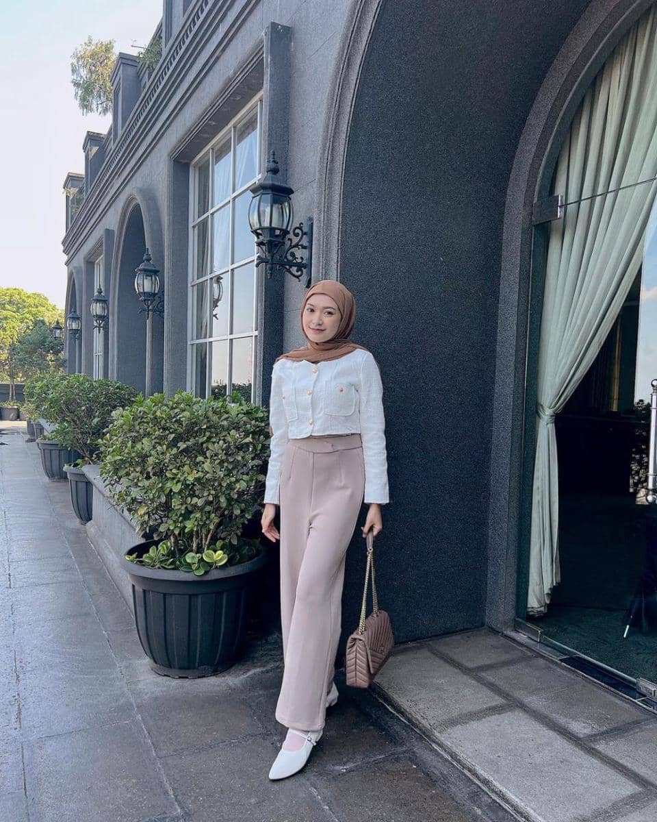 OOTD ala Sari Endah Pratiwi (instagram.com/saritiw)