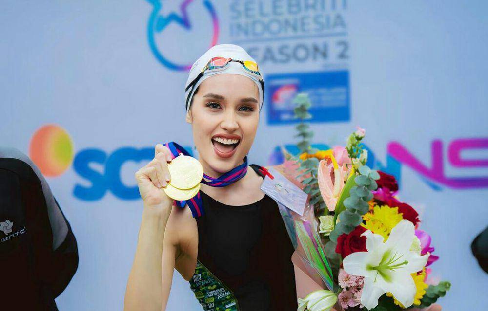 potret Cinta Laura juara renang TOSI 2 (instagram.com/claurakiehl)