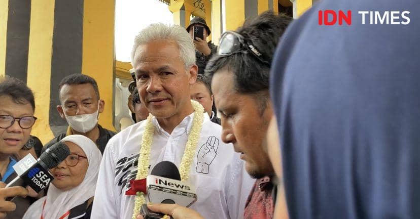 Calon Presiden nomor urut 3, Ganjar Pranowo saat berkunjung ke Istana Maimun Kota Medan, pada Minggu (28/1/2024). (IDN Times/Indah Permata Sari)