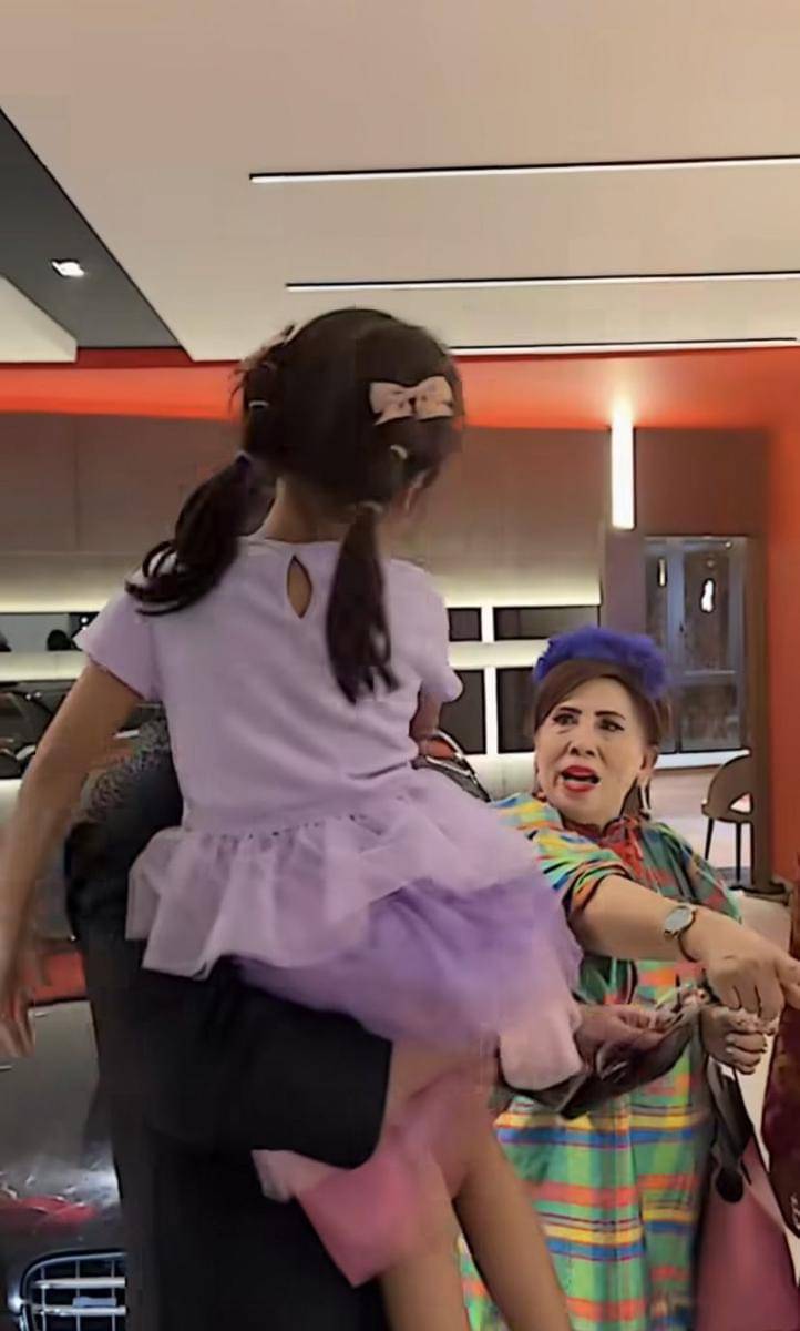 potret Verrell Bramasta di ultah neneknya (instagram.com/bramastavrl)